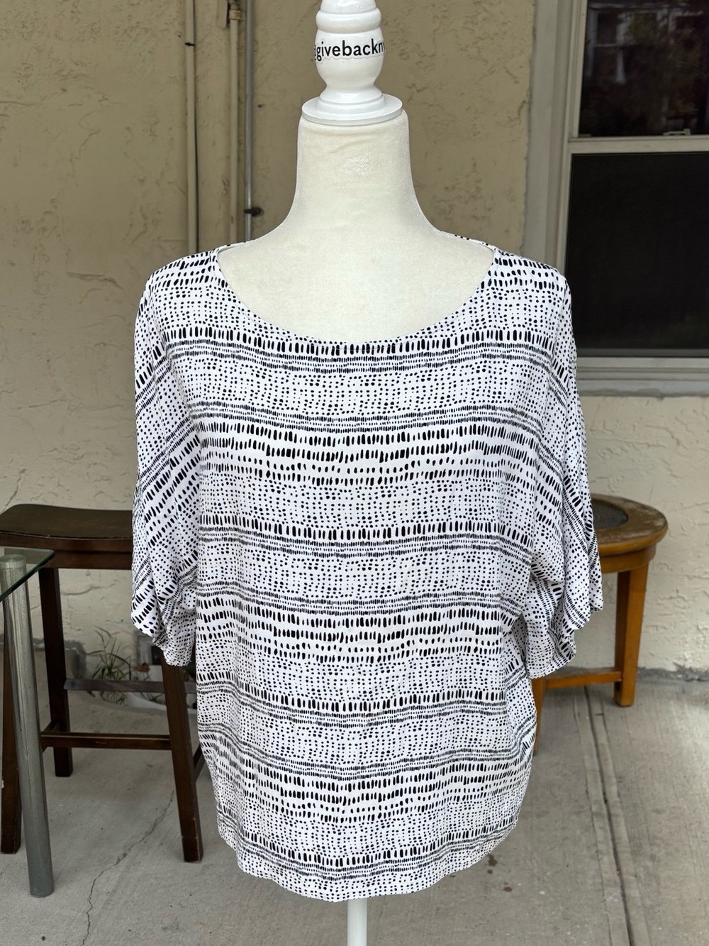 UNQ Abstract Print Scoop Neck Dolman Blouse Black White Oversized Size 40 XL - Picture 3 of 6